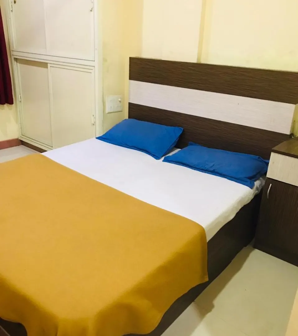 **** فندق Crown Palace Tourist Home Kochi الهند