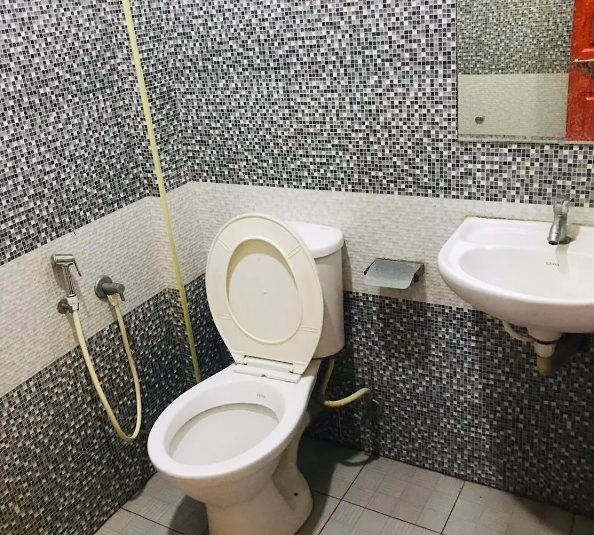 Kochi Crown Palace Tourist Home 4*,  הודו