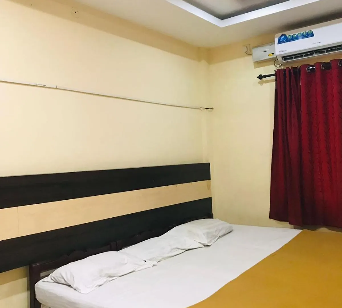 מלון Kochi Crown Palace Tourist Home